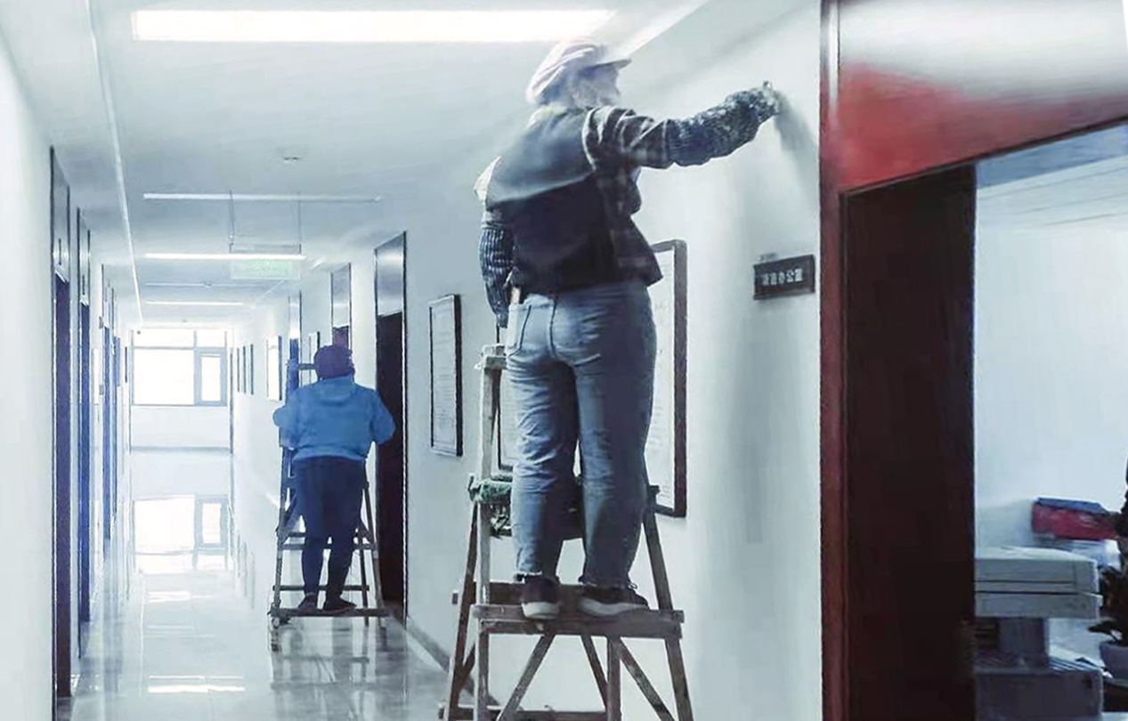 泓润物业公司开展设施维护工作(图2) 泓润物业公司开展设施维护工作(图2)