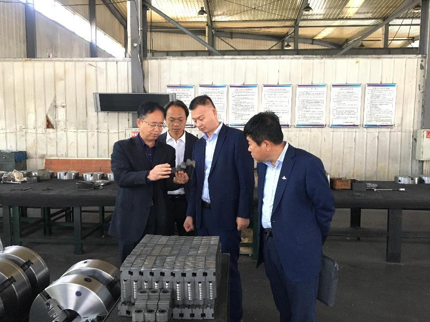 市产投集团赴荣康实业公司进行考察交流(图2) 市产投集团赴荣康实业公司进行考察交流(图2)